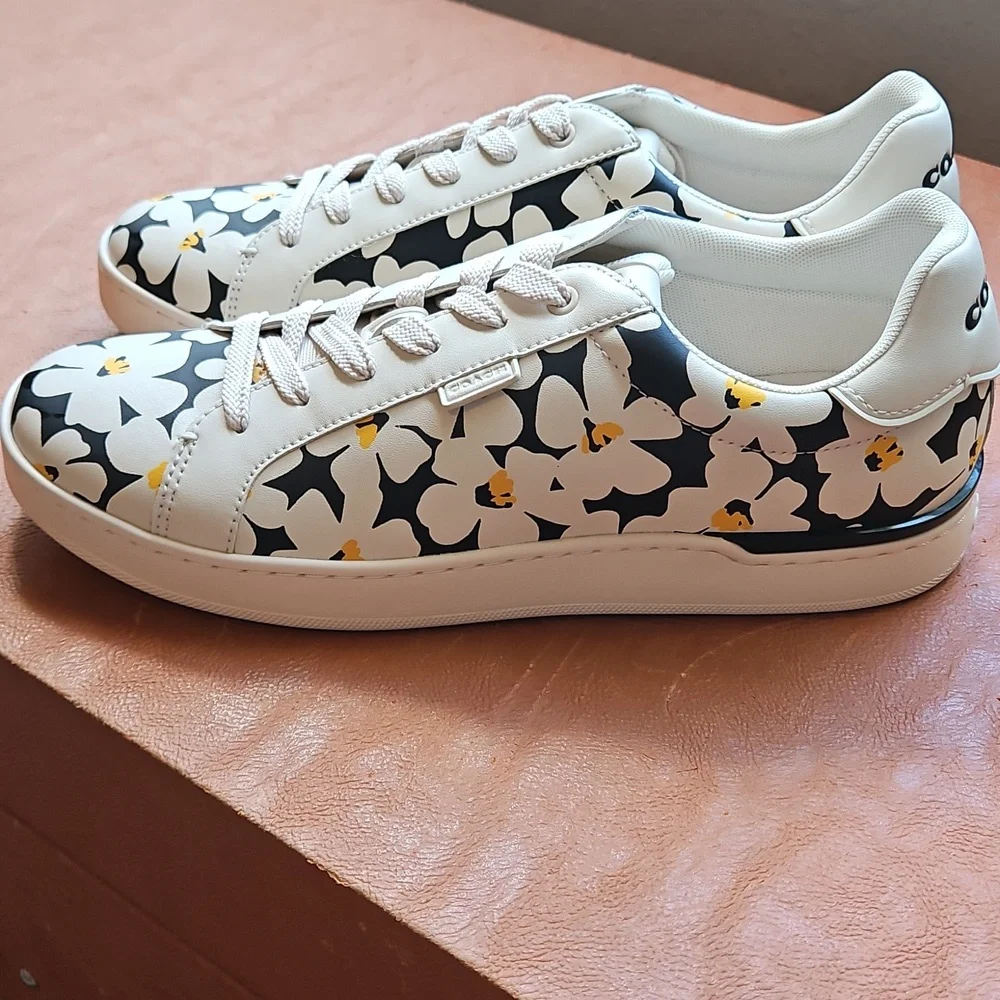 Coach Lowline Daisy Leather Sneakers, Size 11 - Picture 2 of 11